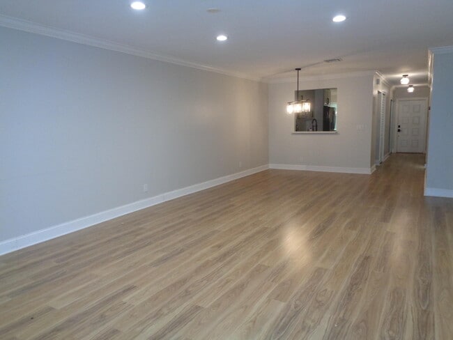 Building Photo - 3109 SW 20th Terrace