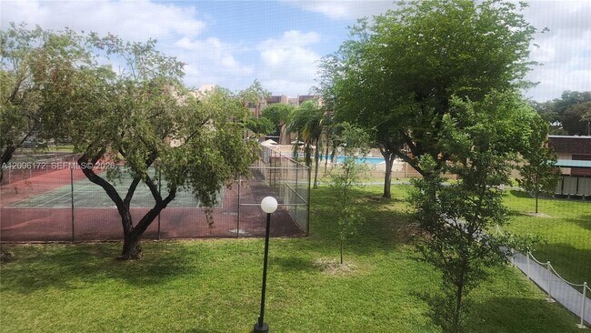 Building Photo - 13707 SW Kendale Lakes Cir
