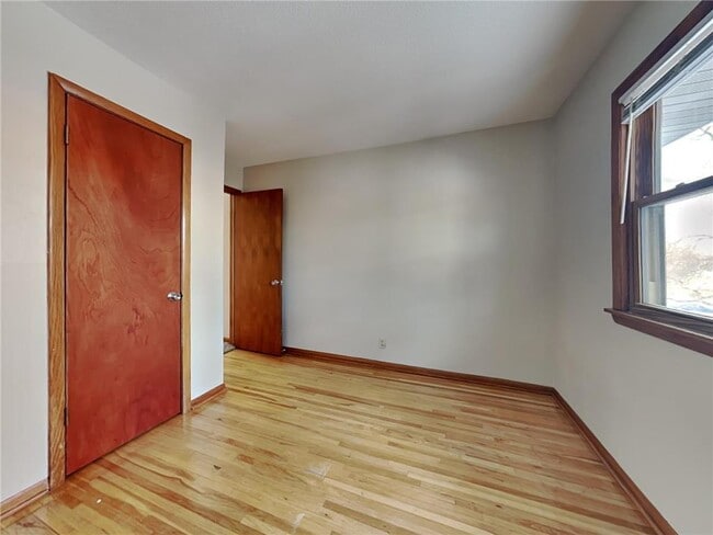 Building Photo - 3405 Ensign Ave N