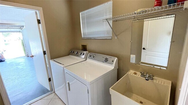 Building Photo - 4456 Del Sol Blvd