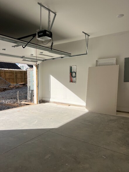 Building Photo - 600 Southgate Ave