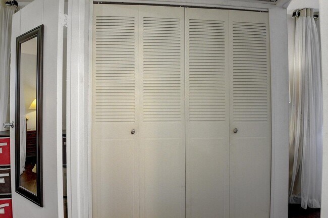 Building Photo - 123 Saxony Trail