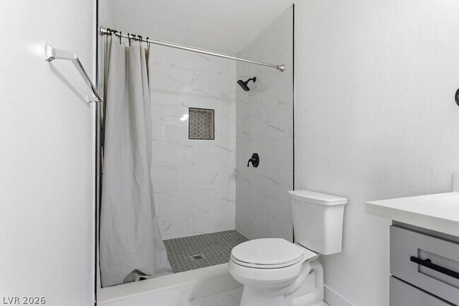 Building Photo - 5121 S Lindell Rd