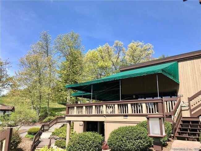 Building Photo - 101 Mallard Dr