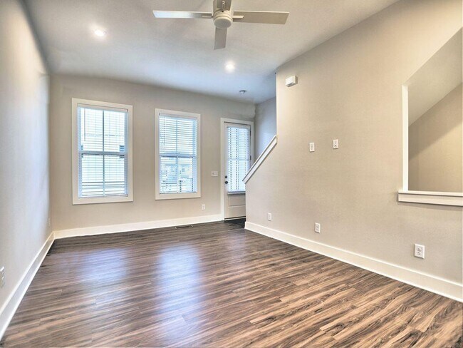 Building Photo - 176 Chestnut Cir