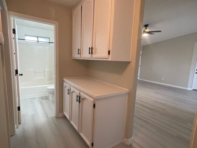 Building Photo - 3+2 READY NOW! $1,495.00