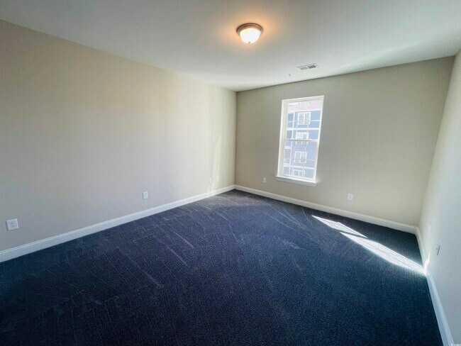 Building Photo - 165 Ella Kinley Cir