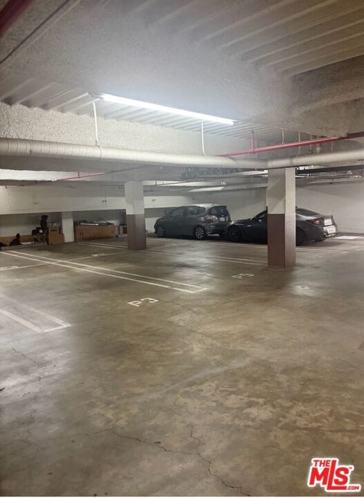 Building Photo - 321 N Oakhurst Dr