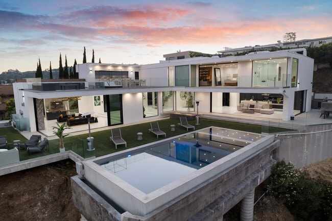 Building Photo - 2110 Hercules Dr