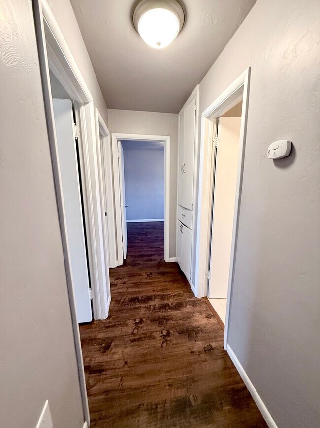 Building Photo - Updated 3BD 1BA Home Located in the Village!!!