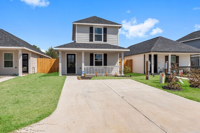Building Photo - 9915 Opal Stone Wy