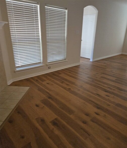 Building Photo - 440 Bentson Dr