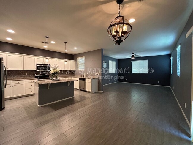 Building Photo - 2632 N 73rd Glen