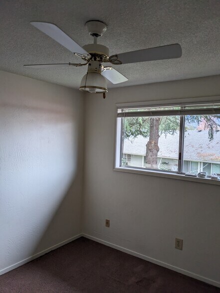 Building Photo - 515 C St