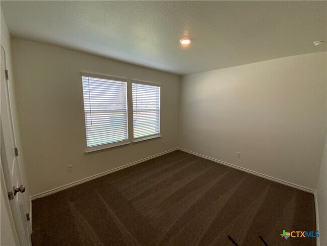 Building Photo - 212 Hemp Hl
