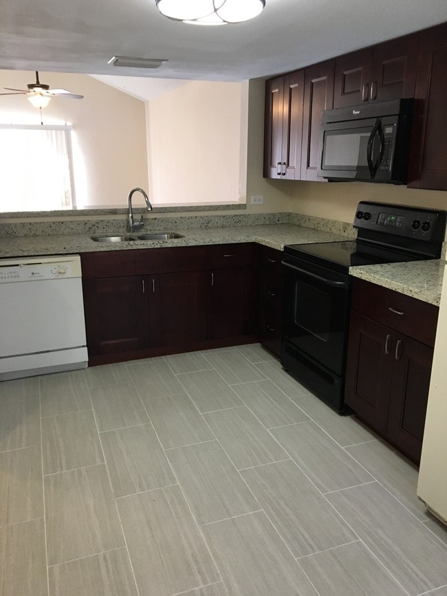 Building Photo - 17466 Dumont Dr