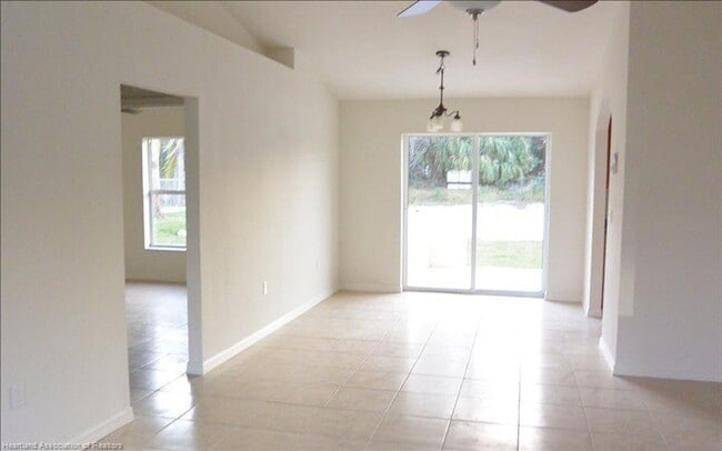 Building Photo - Three Bedroom-Two Bath-Single Family home-...