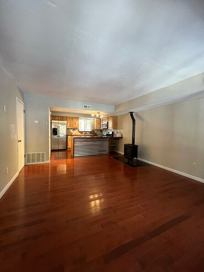 Building Photo - 1200 Wildwood Ave