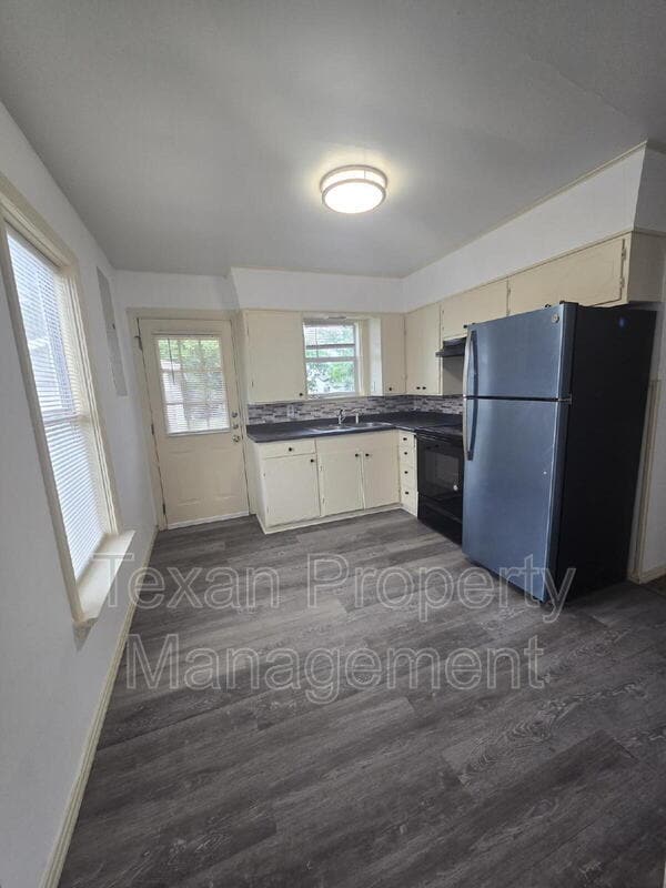 Building Photo - 9407 Braddock St