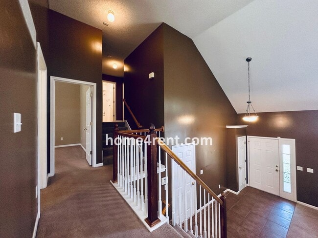Building Photo - Four Bedroom Olathe Home in a Quiet Neighb...