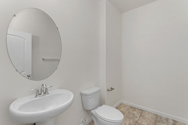 Building Photo - Gorgeous Home, One You Don't Want to Miss!