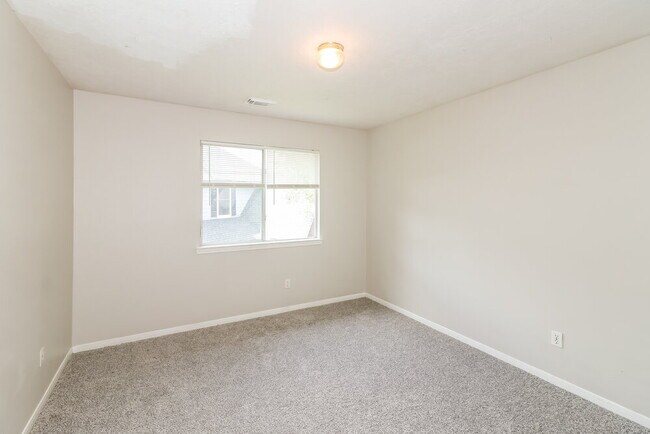 Building Photo - 6207 Hampton Oak Ct