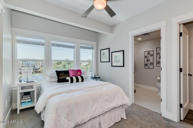 Building Photo - 816 N 3rd Ave