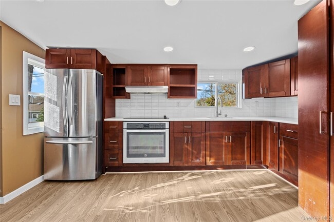 Building Photo - 9 Sylvan Trail