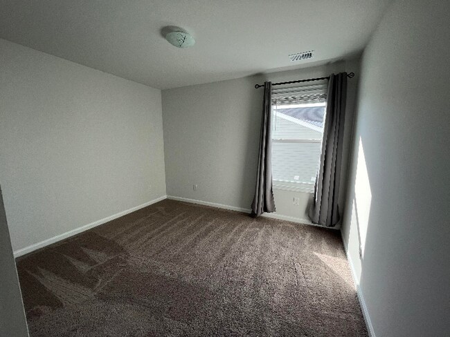 Building Photo - 125 Percheron Dr