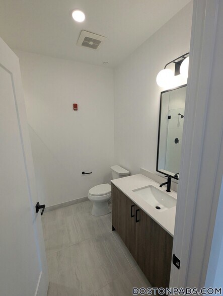 Building Photo - 199 Gardner St