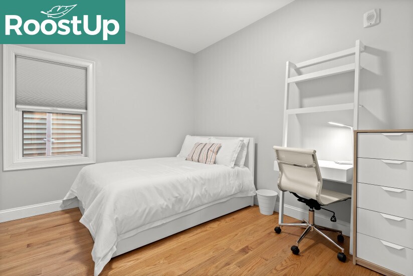 Building Photo - Furnished Bedroom with Private Bath in Eas...