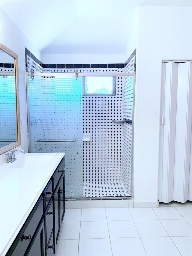 Building Photo - 5603 Sunfall Bend Ln