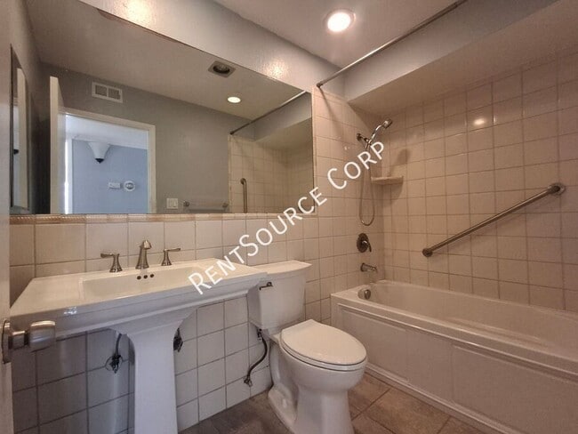 Building Photo - 5700 Etiwanda Ave