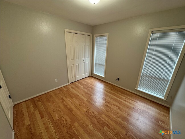 Building Photo - 617 Dunbar Dr
