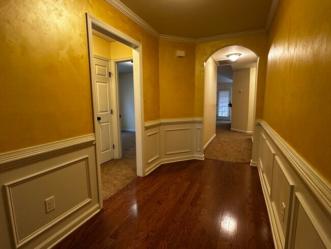 Building Photo - 206 High Meadows Cir