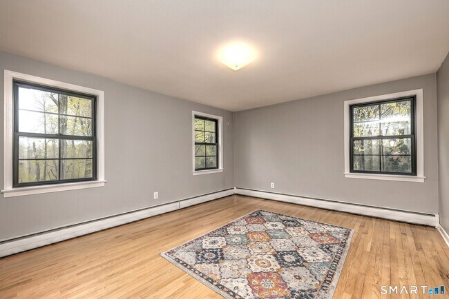 Building Photo - 79 Meadow Wood Rd