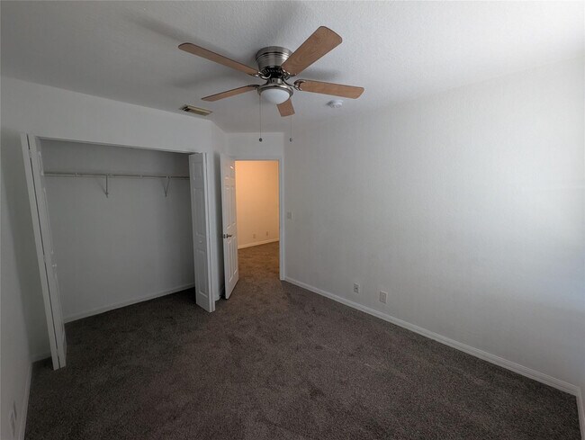 Building Photo - 4759 Pinemore Ln