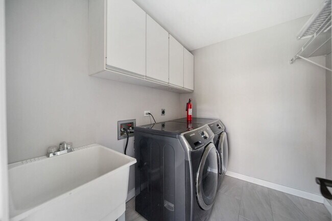Building Photo - 309 Starling Ct