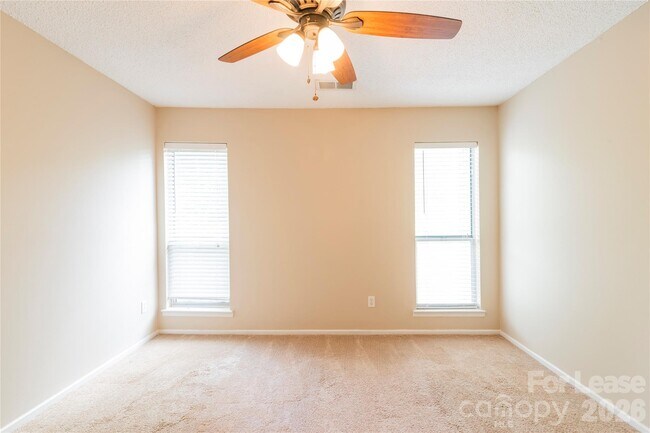 Building Photo - 2516 Cranbrook Ln