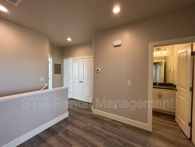 Building Photo - 879 S 4380 W