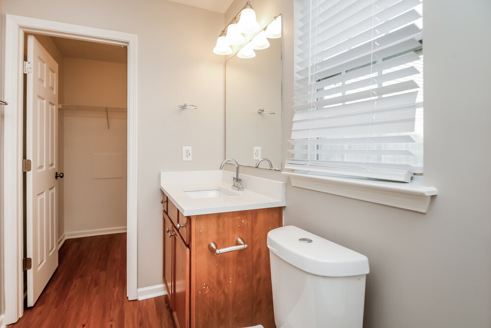 Building Photo - 533 Arrowhead Dr