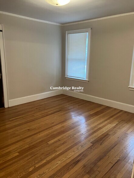 Building Photo - 93 Hillside Rd