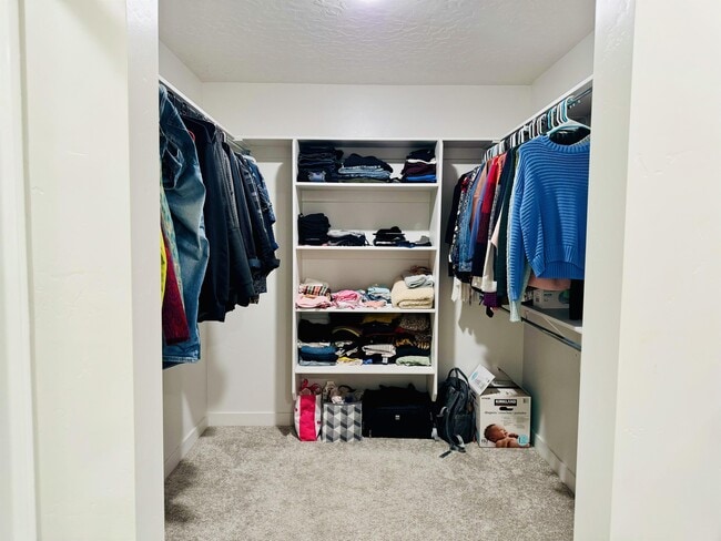 Building Photo - 2687 N Snowberry Dr