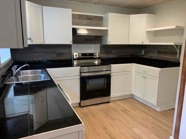 Building Photo - 754 Hillside Ln