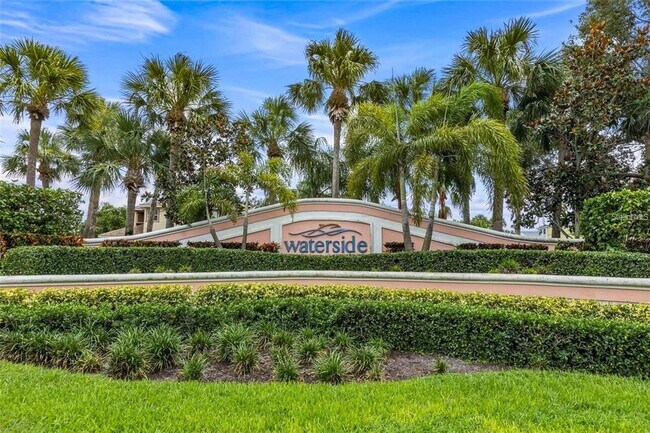 Building Photo - 3889 Pompano Dr SE