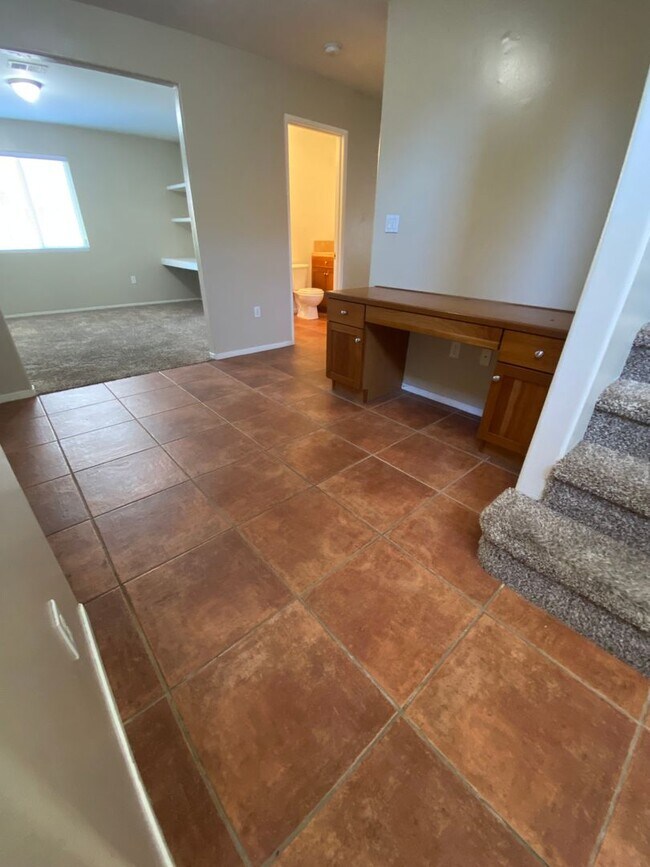 Building Photo - 11115 Cactus Valley Dr
