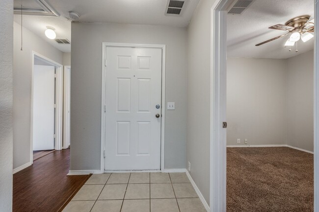 Building Photo - 4313 Sonoma Dr
