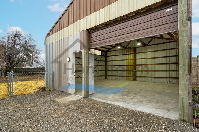 Building Photo - 2 Bedroom 1 Bath Home with 24x24 Shop and ...