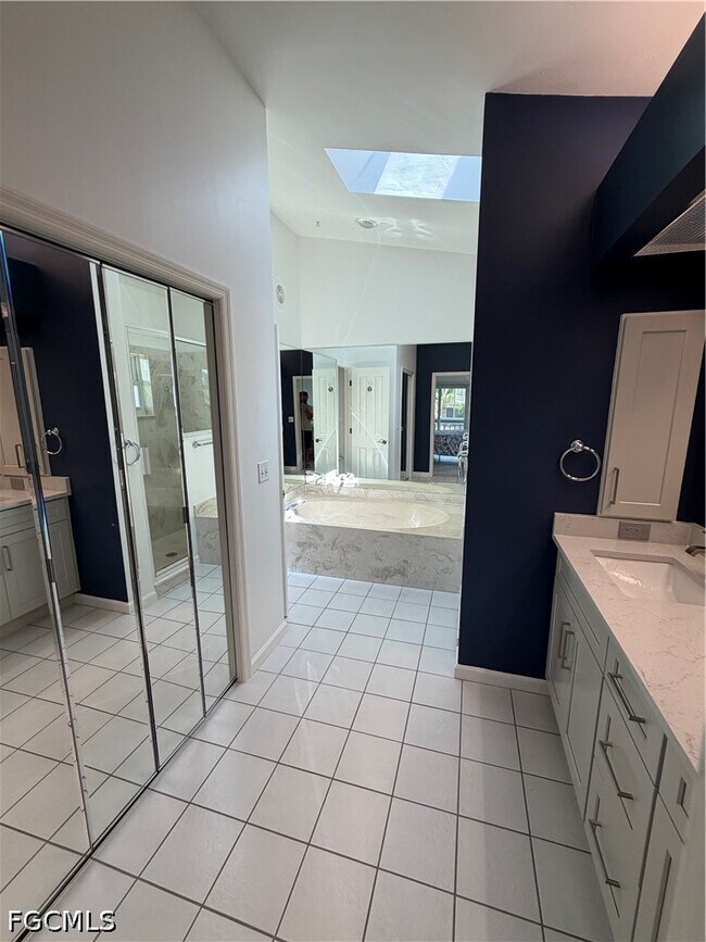 Building Photo - 27189 Gasparilla Dr
