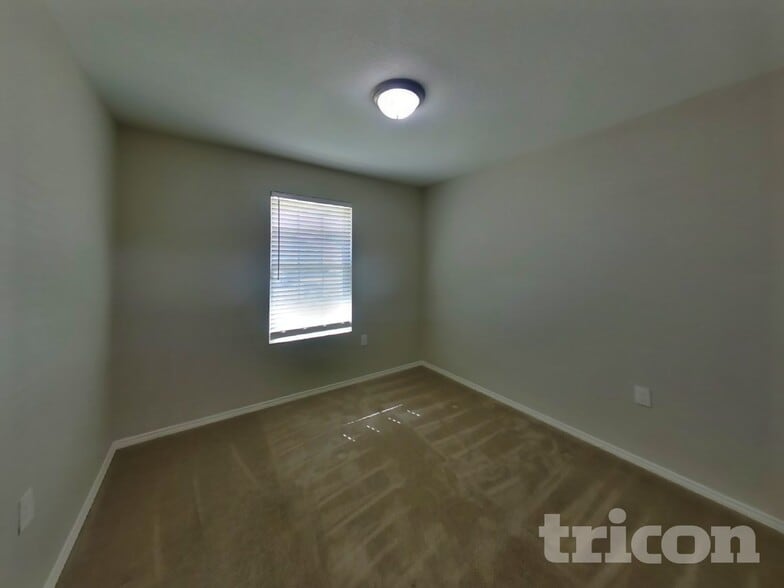 Building Photo - 6815 Hibiscus Falls